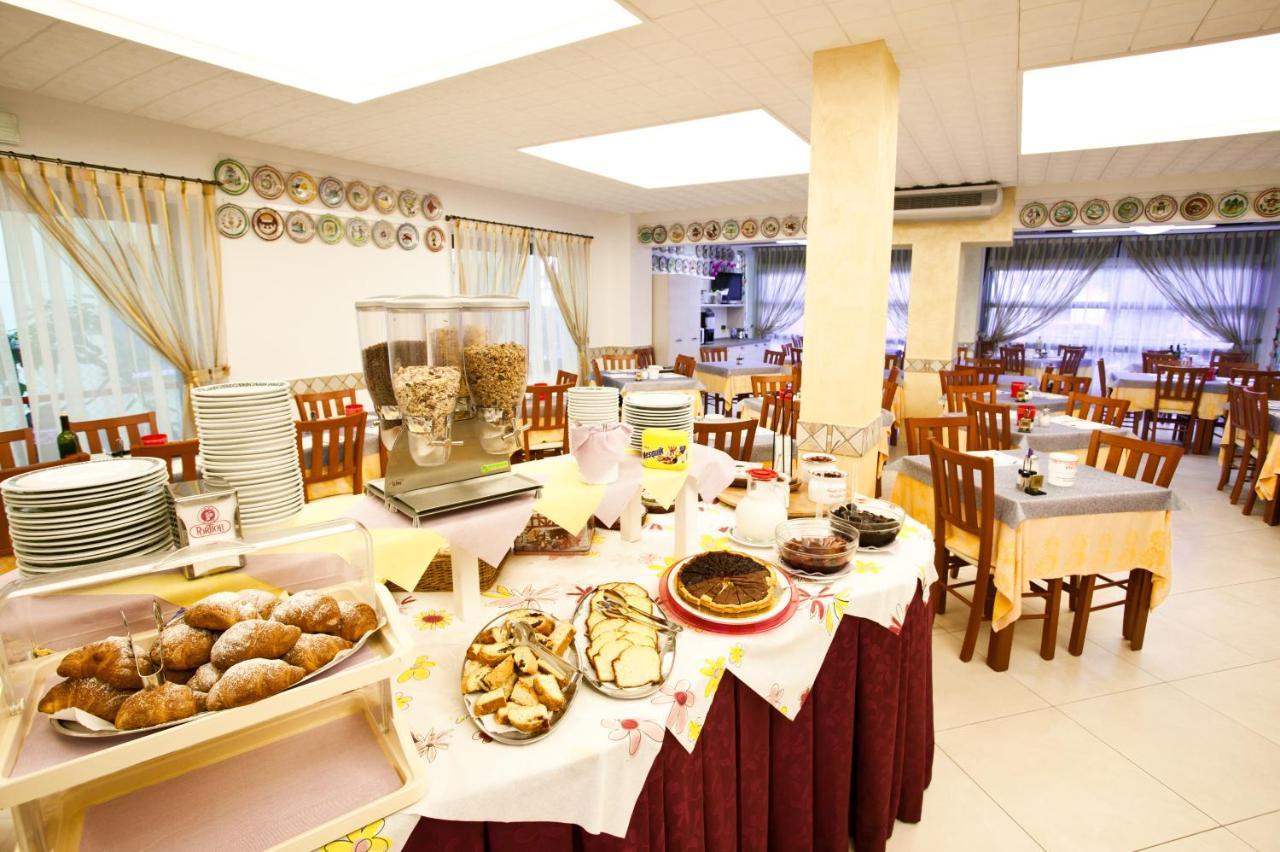 Hotel Dolcevita Cesenatico Dış mekan fotoğraf