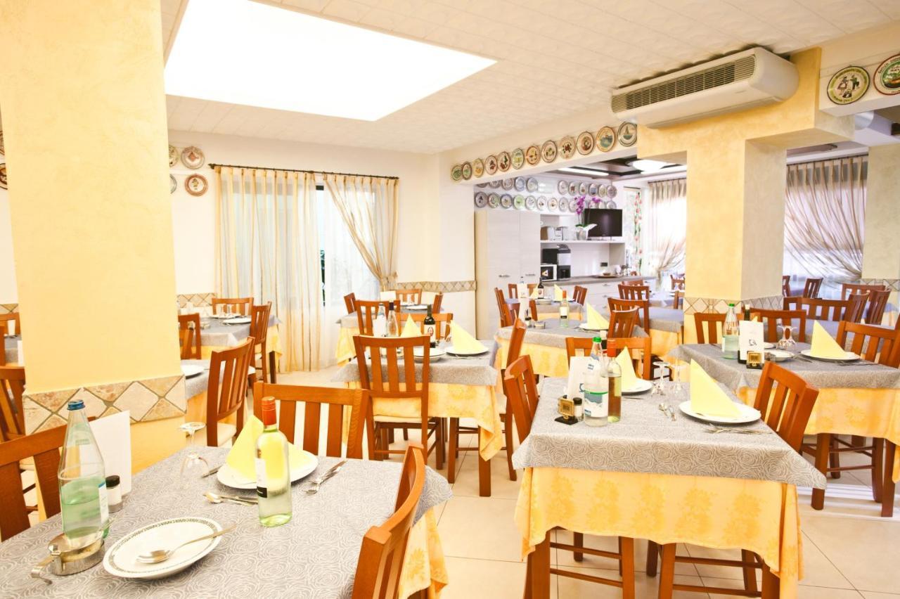 Hotel Dolcevita Cesenatico Dış mekan fotoğraf