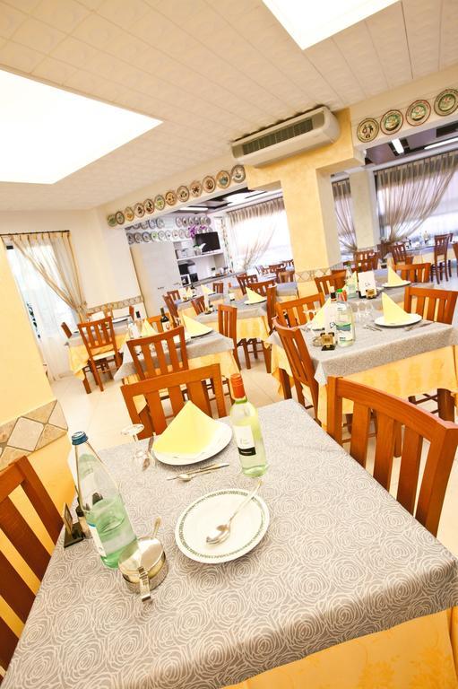 Hotel Dolcevita Cesenatico Dış mekan fotoğraf